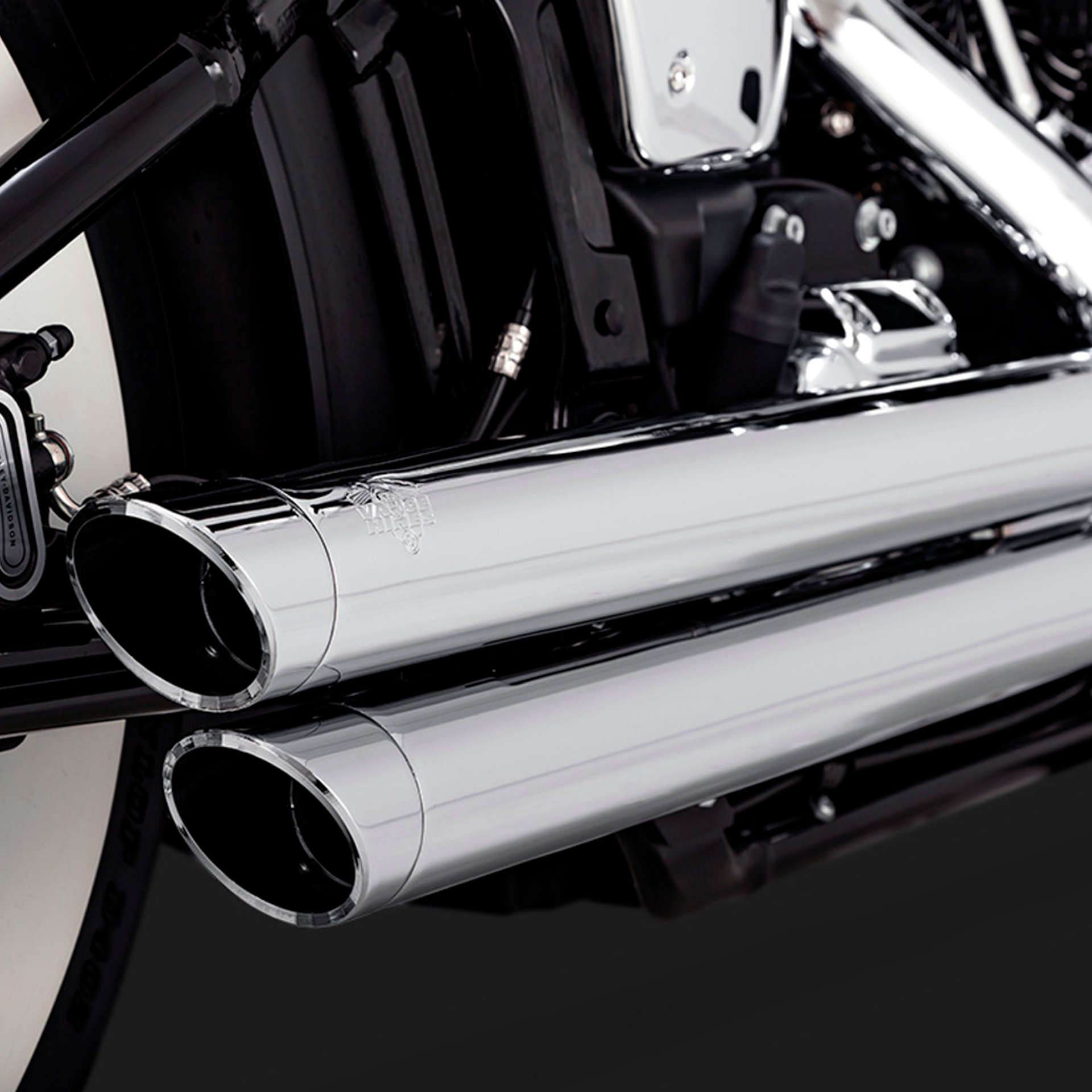 Escape Vance & Hines Big Shots Staggered Cromo para Harley Davidson '18-'24 Softail (Sistema Completo)