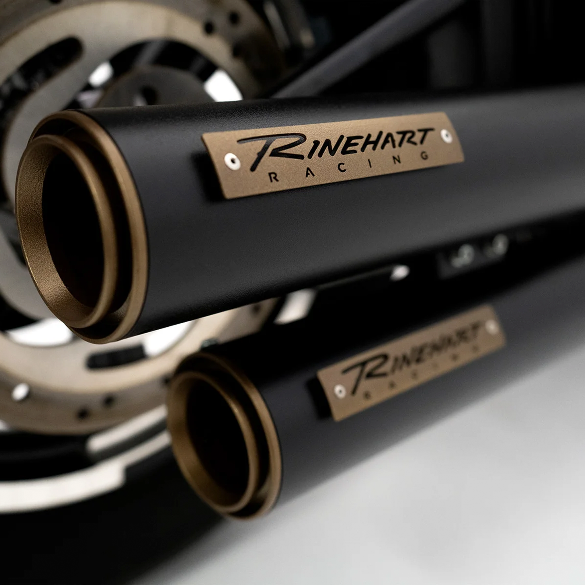 Escape Rinehart Racing 3.5" HP35 Slip Ons Negro Bronce para Harley Davidson '18-'24 Softail (Colas)