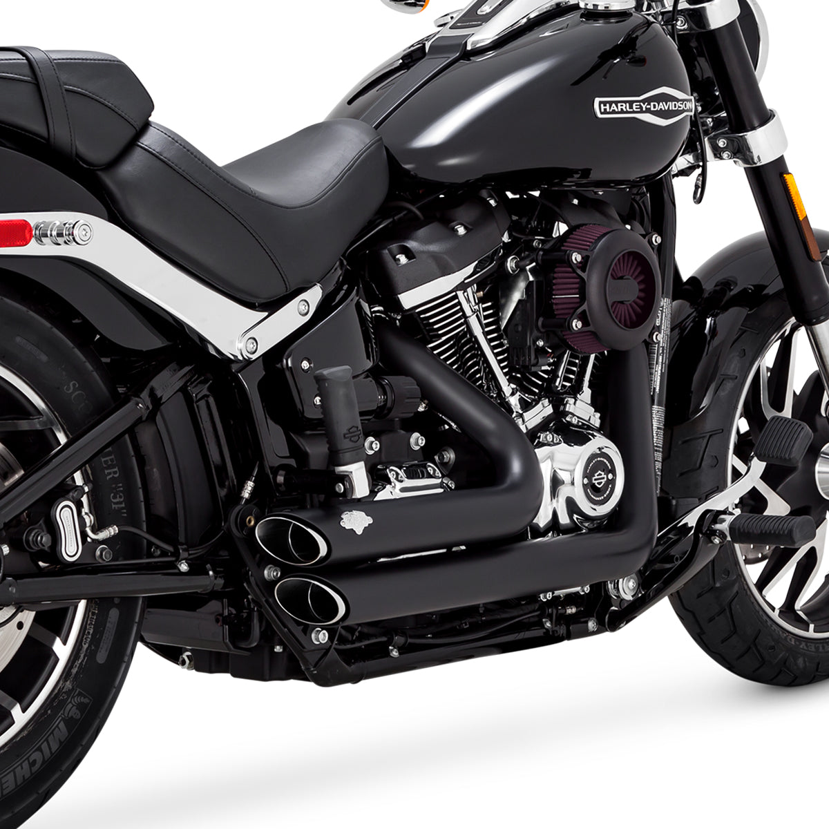 Escape Vance & Hines Shortshots Staggered Negro para Harley Davidson '18-'24 Softail Fat Bob / Heritage Classic / Low Rider / Standard / Street Bob / Slim / Deluxe / Low Rider (Sistema Completo)