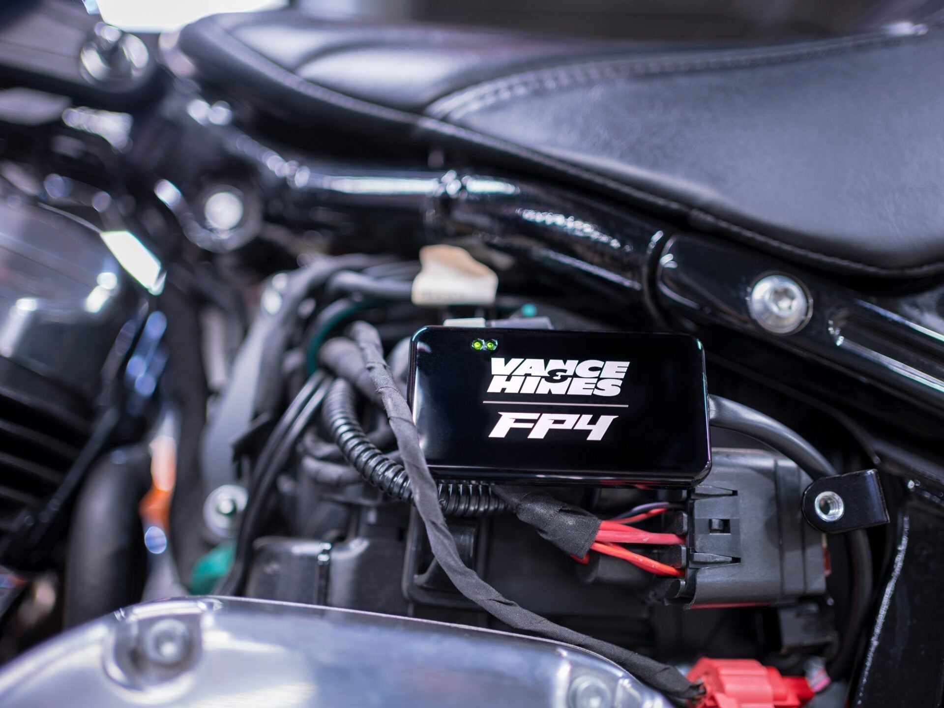 FP4 Tuner Vance & Hines para Harley Davidson '14-'20 Touring / '11-'20 Softail / '12-'17 Dyna / '14-'22 Sportster / '15-'20 Street