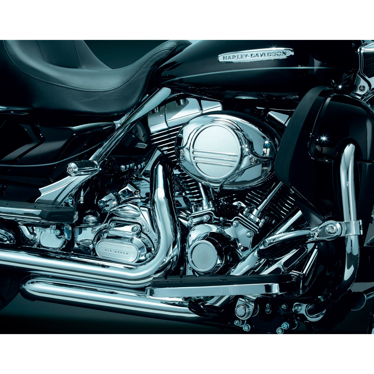 Kuryakyn Cover para Base de Cilindro Trasero en Harley Davidson Touring